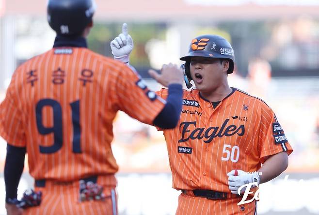 ▲ 한화 이글스 강백호. 강백호는 25일 대전 한화전에서 2사 후 기회를 세 번이나 살리며 팀의 홈 10연패 탈출에 앞장섰다. ⓒ 한화 이글스