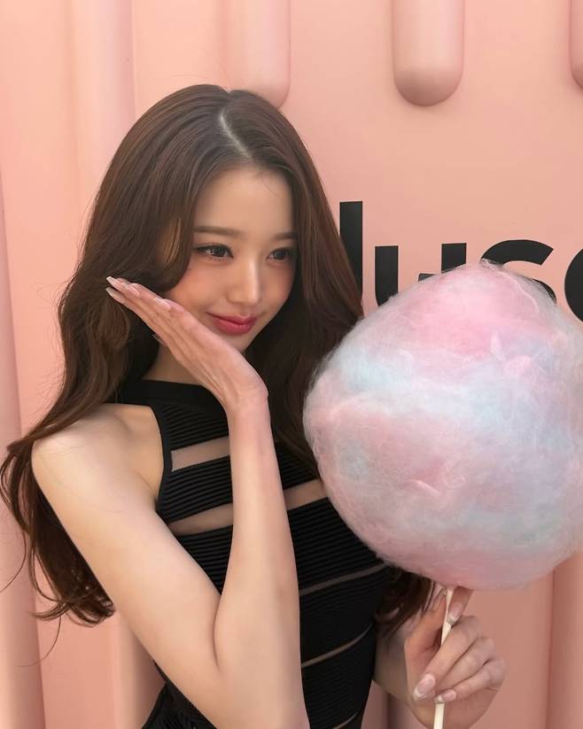 사진 = 장원영 인스타그램
