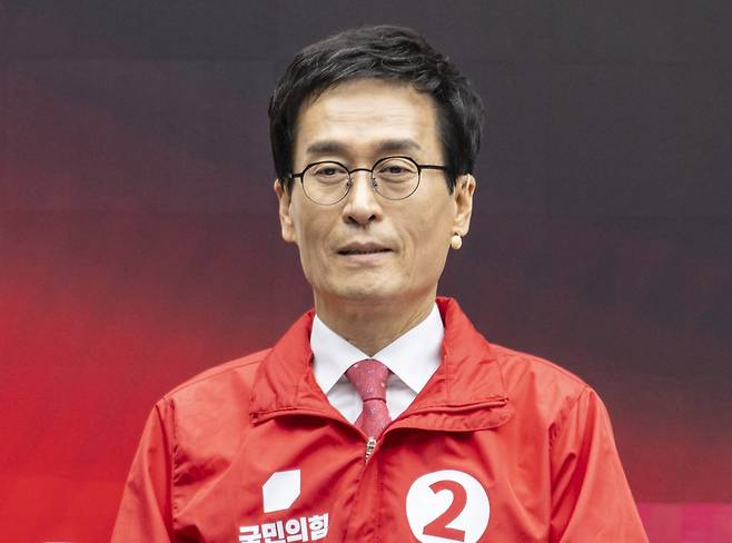 ▲ 국민의힘&nbsp;6·3 지방선거 경기도지사 후보 경선에 출마한 함진규 후보가 26일 서울 여의도 국민의힘 중앙당사에서 열린 토론회에 참석해 시작을 기다리고 있다. /연합뉴스