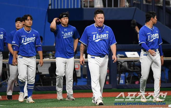 25일 서울 고척스카이돔에서 열린 키움과 삼성의 경기. 패한 삼성 선수들이 아쉬워하고 있다. 고척=박재만 기자 pjm@sportschosun.com/2026.044.25/