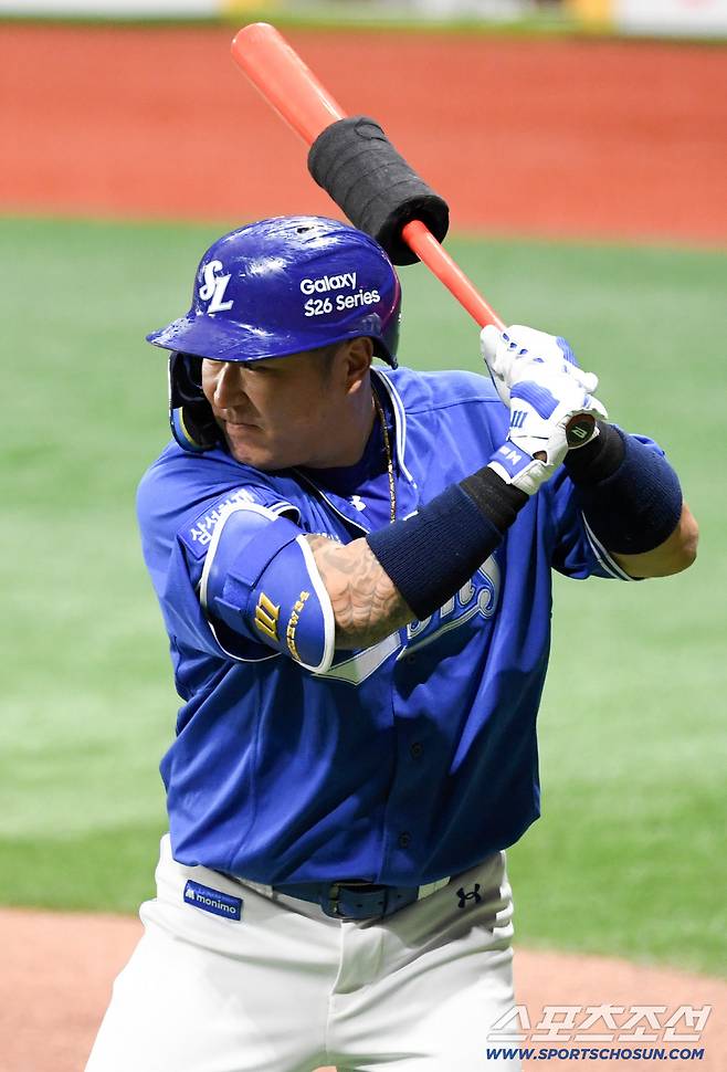 25일 서울 고척스카이돔에서 열린 키움과 삼성의 경기. 삼성 최형우가 몸을 풀고 있다. 고척=박재만 기자 pjm@sportschosun.com/2026.04.25/