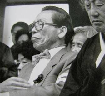 1989년 3월 박종철 열사 초혼제에서 고 문익환 목사와 함께. 필자 제공