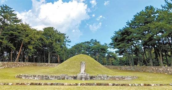 경남 김해시에 있는 수로왕비릉은 금관가야의 시조 김수로왕의 비 허황옥의 무덤이다. 중앙포토