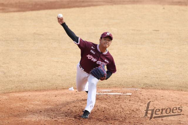 3월 12일 시범경기에서 역투하는 박준현./키움 히어로즈