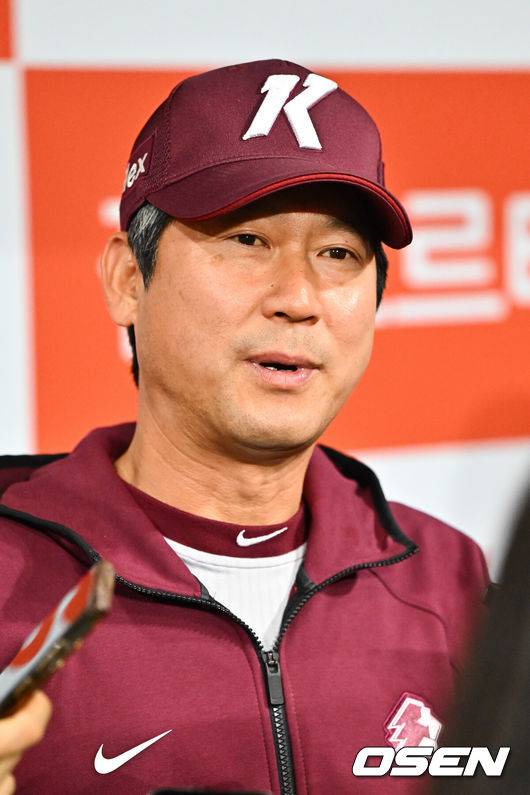 키움 히어로즈 설종진 감독. /OSEN DB