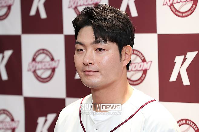 ▲ 박병호. 키움 히어로즈 박병호 잔류군 코치가 26일 서울 고척스카이돔에서 삼성 라이온즈와의 홈경기를 앞두고 은퇴식을 치른다. ⓒ곽혜미 기자