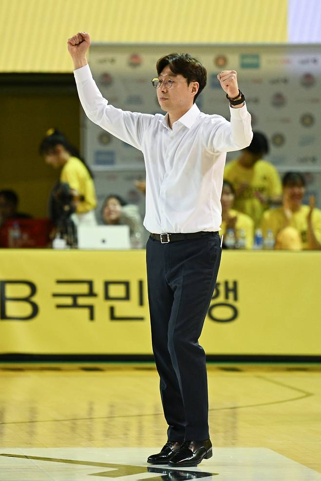 김완수 청주 KB스타즈 감독. /사진=WKBL 제공