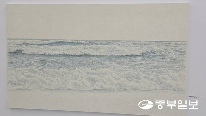 박경호 작가의 'Material26022'. 캔버스에 아크릴을 긁어낸 작품이다. 임창희기자