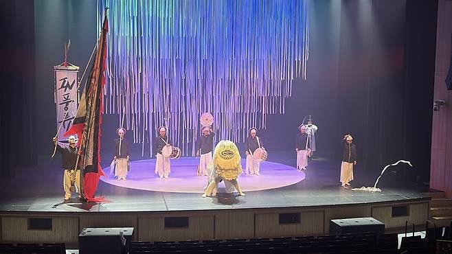 지난해 파주문화재단의 지역 공연 지원 사업에 선정돼 공연을 선보이고 있는 'IN풍류'의 공연 모습. 사진=파주문화재단