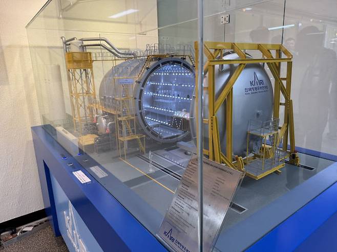 대형열진공챔버 모형 (사진=임효인 기자)