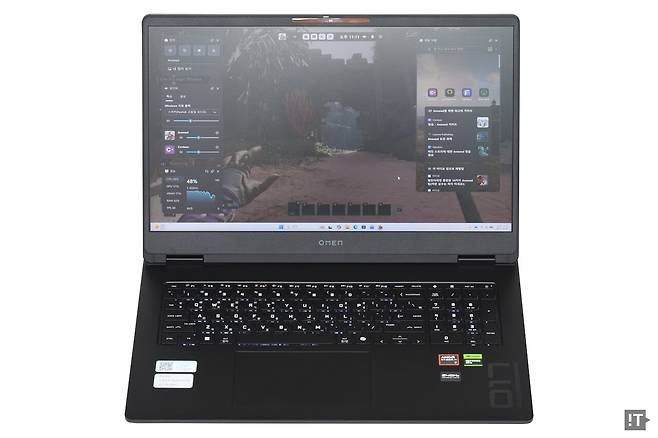 HP 오멘 17 펼쳤을 때 모습 / 권용만 기자