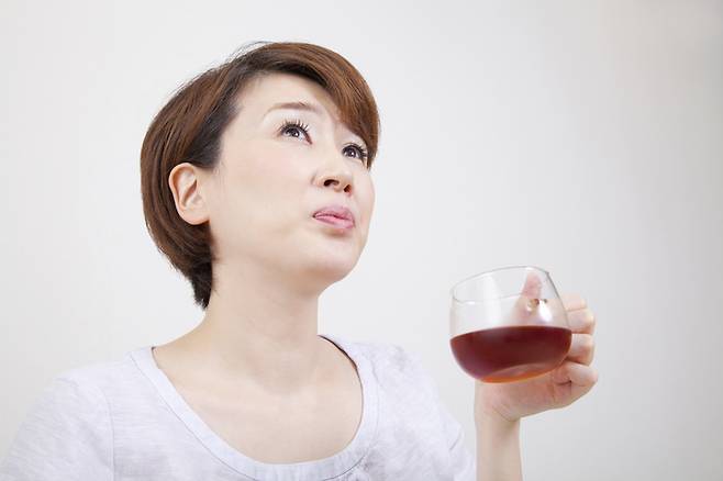 녹차나 홍차 등 폴리페놀 성분이 풍부한 차를 마시면 입 냄새를 없애는 데 도움이 된다. 사진=게티이미지뱅크