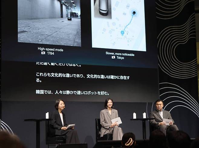 네이버가 4월 27일 일본 도쿄에서 개최된 테크 콘퍼런스 '스시테크 도쿄 2026'(SusHi Tech Tokyo 2026)에 참가해 '사회적 인프라로서의 AI 설계'(From AI to Society)를 주제로 대담을 진행했다. (왼쪽부터) 김주희 네이버클라우드 이사, 최수연 네이버 대표, 석상옥 네이버랩스 대표가 메인 세션 대담을 진행하고 있는 모습. 2026.04.27. (네이버 제공)