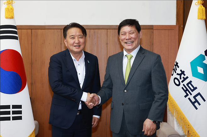 KBO 허구연 총재-김영환 충북도지사 . 사진 | KBO