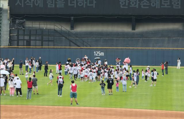 LG가 어린이날을 기념하여 5월4일 월요일에 잠실구장 그라운드에서 ‘엘린이 피크닉’을 진행한다. 사진 | LG 트윈스