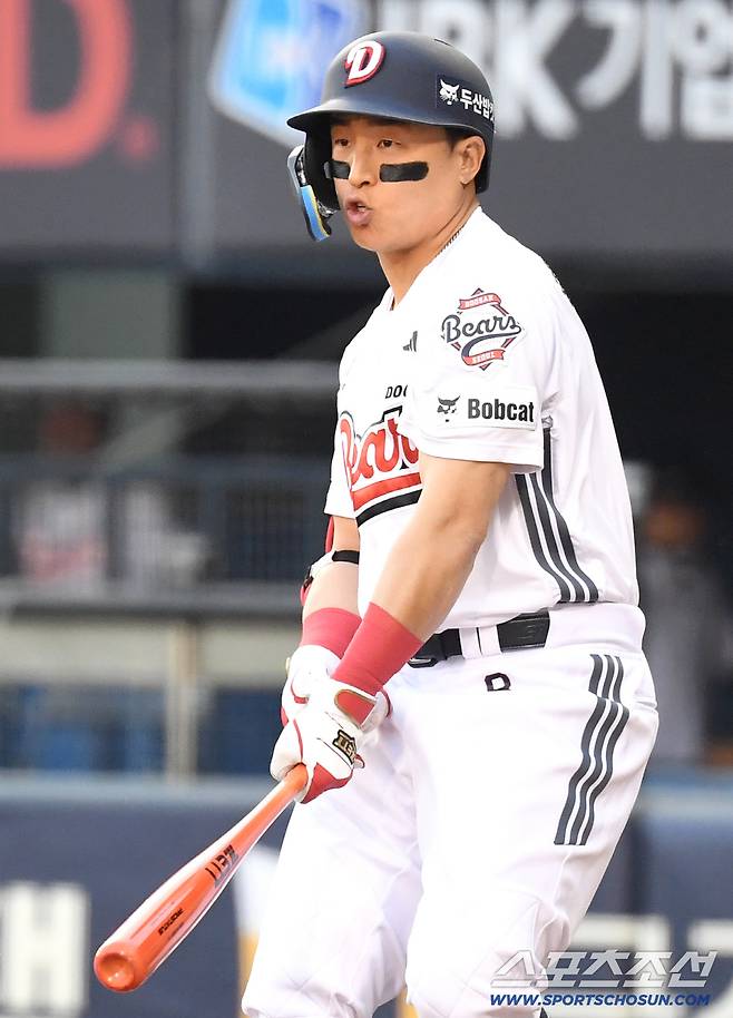 24일 잠실야구장에서 열린 LG와 두산의 경기. 타격하고 있는 두산 손아섭. 잠실=송정헌 기자songs@sportschosun.com/2026.04.24/