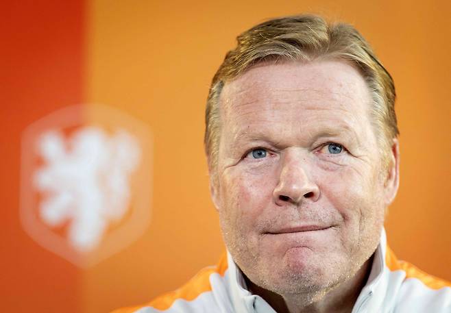 Netherlands' head coach Ronald Koeman looks on during a press conference in Zeist on March 30, 2026 ahead of the friendly football match against Ecuador. (Photo by Koen van Weel / ANP / AFP) / Netherlands OUT







<저작권자(c) 연합뉴스, 무단 전재-재배포, AI 학습 및 활용 금지>