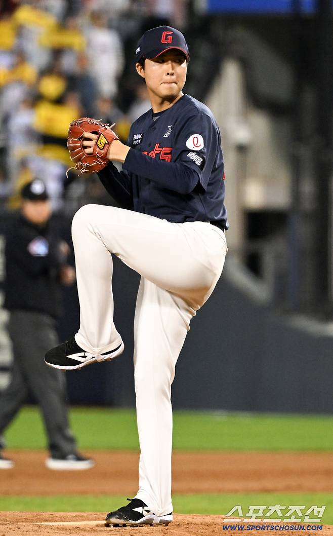 16일 잠실구장에서 열린 LG와 롯데의 경기. 롯데 쿄야마가 역투하고 있다. 잠실=박재만 기자 pjm@sportschosun.com/2026.04.16/