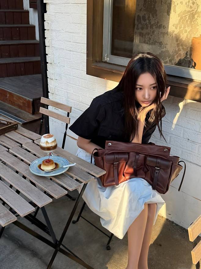 4월 27일 생일을 맞은 미야오 가원. 인스타그램 @meovv