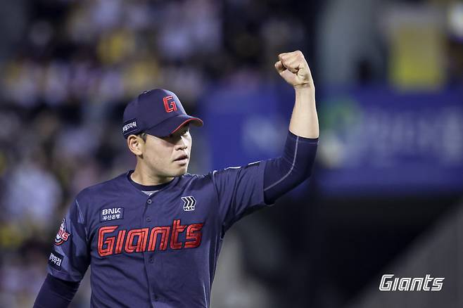 또 김진욱(24·롯데 자이언츠) 앞에 롯데 자이언츠의 연패가 놓였다. 다시 '연패 스토퍼' 본능을 보여줄 수 있을지 주목된다.&nbsp;사진=롯데 자이언츠