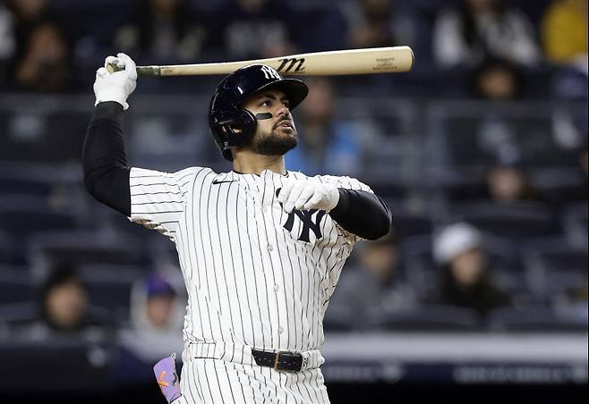 <yonhap photo-6921=""> NEW YORK, NEW YORK - MAY 21: Jasson Dominguez #24 of the New York Yankees follows through on his ninth inning game winning home run against the Texas Rangers at Yankee Stadium on May 21, 2025 in New York City. Jim McIsaac/Getty Images/AFP (Photo by Jim McIsaac / GETTY IMAGES NORTH AMERICA / Getty Images via AFP)/2025-05-22 19:40:49/ <저작권자 ⓒ 1980~2025 ㈜연합뉴스. 무단 전재 재배포 금지, AI 학습 및 활용 금지></yonhap>