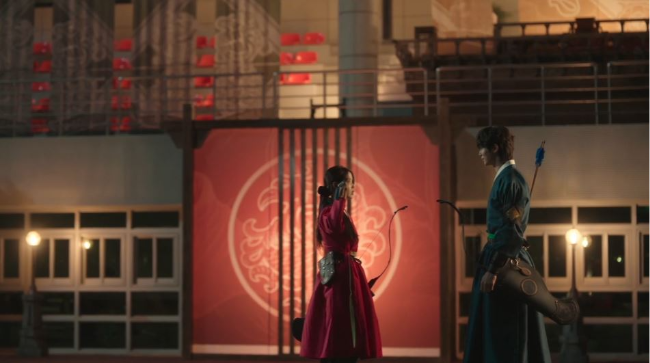 "Perfect Crown," starring IU (left) and Byeon Woo-seok (MBC)