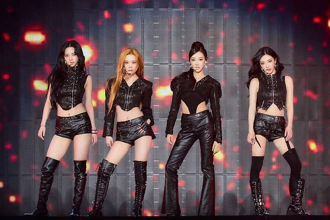 [도쿄=뉴시스] 에스파가 지난 25~26일 일본 도쿄돔에서 '2026 에스파 라이브 투어 – 싱크 : 액시스 라인- 인 재팬 [스페셜 에디션 돔 투어](2026 aespa LIVE TOUR - SYNK : aeXIS LINE - in JAPAN [SPECIAL EDITION DOME TOUR])'를 열고 있다. (사진 = SM엔터테인먼트 제공) 2026.04.27. photo@newsis.com *재판매 및 DB 금지