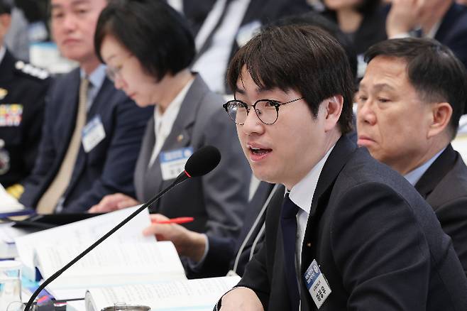 하정우 대통령실 AI미래기획수석의 부산 북구갑 보궐선거 출마가 '초읽기'에 들어갔다. 연합뉴스