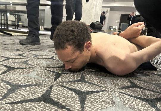 도널드 트럼프 미국 대통령이 25일(현지시간) 트루스소셜에 공개한 백악관 출입기자단 만찬 행사 인근 총격 사건 용의자. 트루스소셜 갈무리