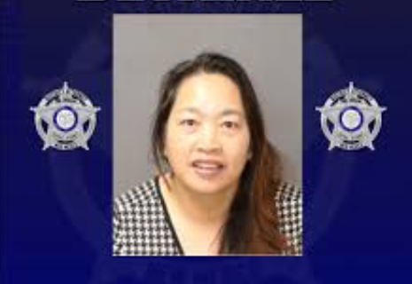 최근 현지 검찰은 뉴멕시코에 거주하는 중국계 여성 위팡바오(58, 사진)와 그의 남편 존 터니, 아들 관샹 왕 등을  인신매매, 매춘, 갈취 혐의로 기소했다.