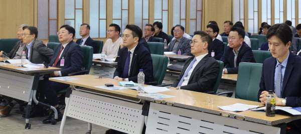 ▲ 전용기 더불어민주당 의원실과 스포츠포럼21, 한국체육언론회가 공동 개최한 토론회에서 학교 체육 활성화를 통해 청소년의 불법 도박을 막아야 한다는 주장이 나왔다. ⓒ스포츠포럼21