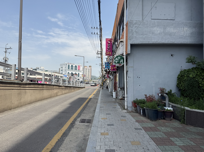 ▲ 대구 서구 북부정류장 일대 영업 중인 다방 모습. 이유경 기자