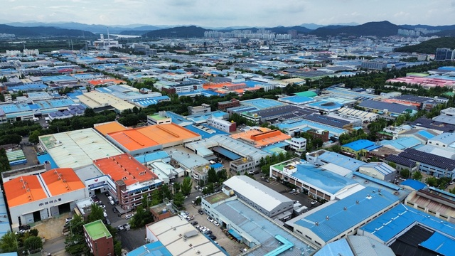 28일 대구 호텔인터불고에서 열린 자동차부품산업 발전 포럼에서 전기차 전환 속 국내 생산 기반을 지켜야 한다는 다양한 목소리가 나왔다. 사진은 지역 자동차부품업체가 밀집한 성서산업단지 전경. 대구일보 DB