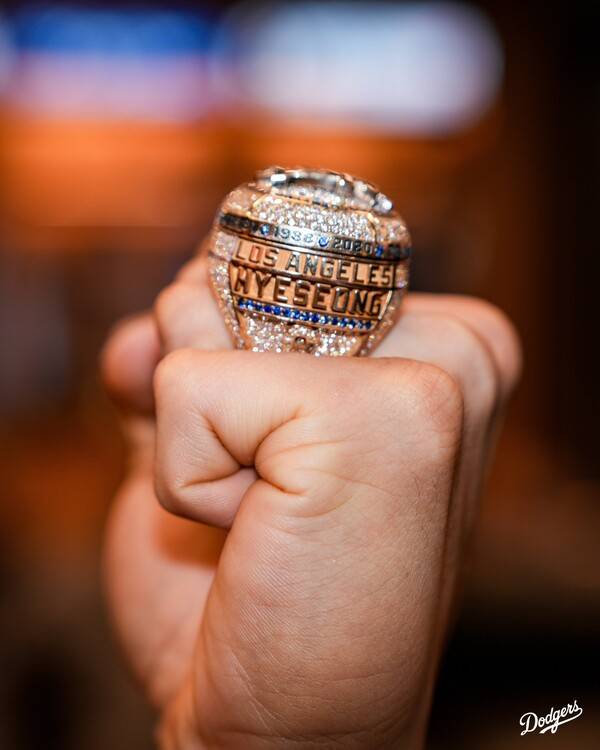 반지의 주인이 된 김혜성(사진=LA 다저스 SNS)