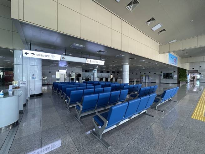 양양국제공항 국제선 출국장 앞 전경. 이용객이 없어 한산한 모습이다.(천상우 1000tkddn@)