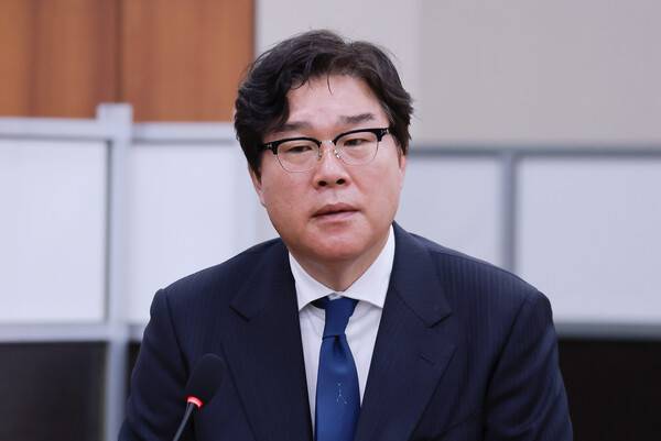 28일 국회 윤석열 정권 정치검찰 조작기소 의혹 사건 진상규명 국정조사특별위원회 제11차 전체회의에서 열린 종합 청문회에 김성태 전 쌍방울 회장이 증인으로 출석해 의원 질의에 답하고 있다. 2026.4.28. 연합뉴스