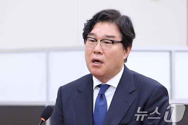 김성태 전 쌍방울 회장이 28일 서울 여의도 국회 윤석열정권정치검찰조작기소의혹사건진상규명국정조사특별위원회에서 열린 윤석열 정권 정치검찰 조작기소 의혹 사건 종합 청문회에서 의원 질의에 답변하고 있다. 2026.4.28 ⓒ 뉴스1 신웅수 기자