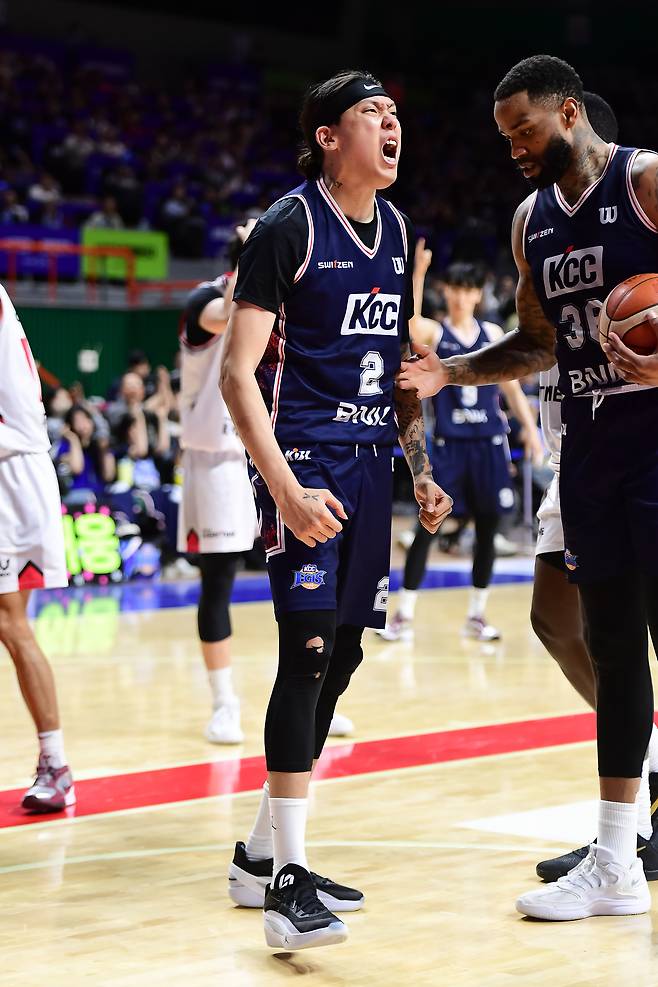 프로농구 KCC 최준용이 28일 정관장과 경기에서 포효하고 있다.(KBL 제공)