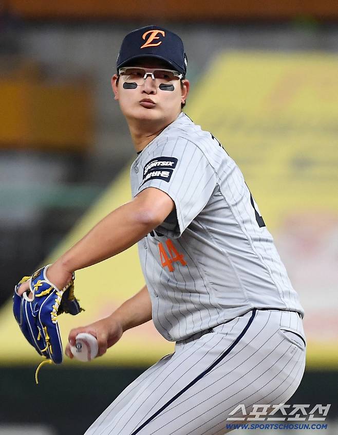 7일 인천 SSG랜더스필드에서 열린 SSG와 한화의 경기. 투구하고 있는 한화 김서현. 인천=송정헌 기자songs@sportschosun.com/2026.04.07/