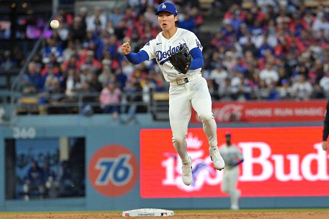 유격수 김혜성이 2회말 아구스틴 라미레즈의 땅볼을 처리하고 있다. Imagn Images연합뉴스