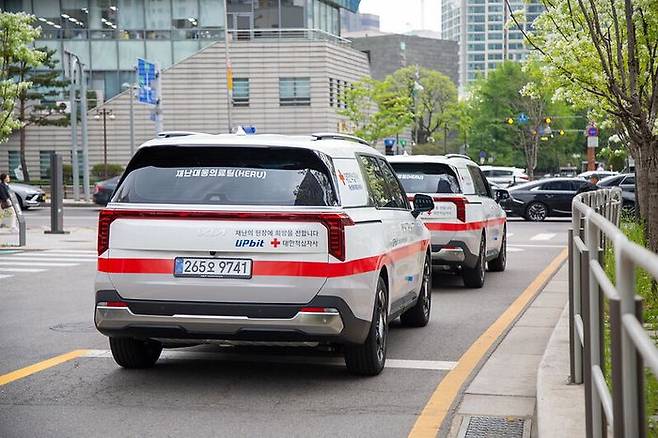 업비트가 대한적십자사에 기부한 재난대응의료팀 차량. ⓒ업비트