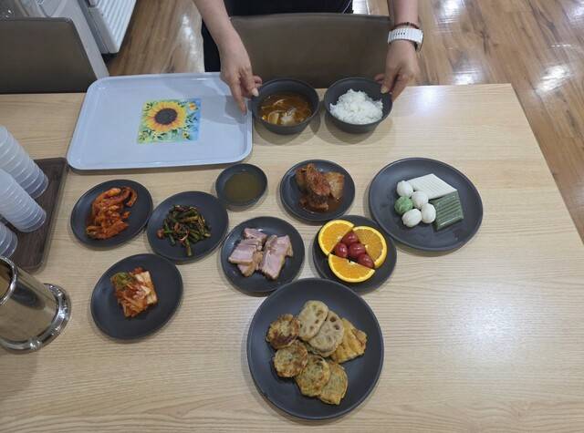 서울의료원 장례식장은 2023년 7월부터 일회용기와 비닐 식탁보 등 일회용품을 사용하지 않는다. 서울의료원 제공