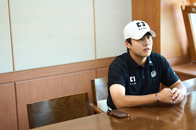 27일 부산 아시아드CC에서 인터뷰 중인 김민규. 사진=LIV 골프