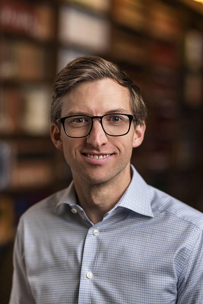 베스트셀러『칩워』의 저자인 크리스 밀러 미 터프츠대 교수가 지난 24일 중앙일보와 서면 인터뷰를 진행했다. 사진 크리스 밀러 제공