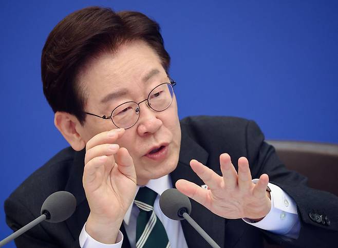 이재명 대통령이 28일 청와대에서 열린 국무회의 겸 비상경제점검회의에서 발언하고 있다. 연합뉴스