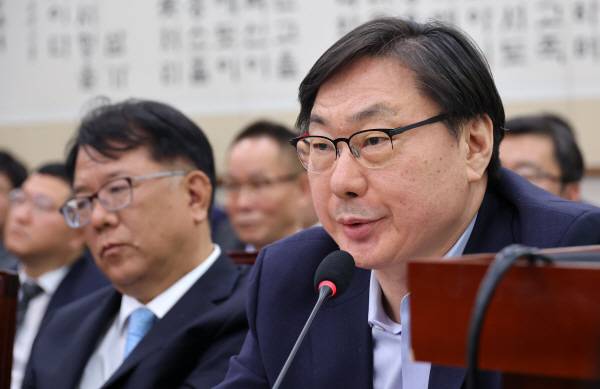 질의에 답하는 이화영 전 경기도 평화부지사. 연합뉴스