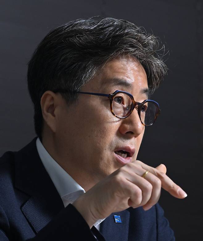 조성일 한국디지털자산수탁(KDAC) 대표가 21일 오후 서울 서초구 한국디지털자산수탁(KDAC) 사무실에서 인터뷰를 하고 있다. 임세준 기자