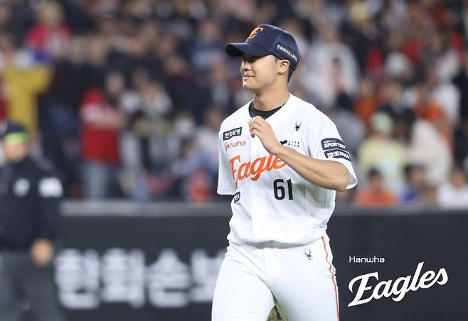 ▲ 8회를 무실점으로 막아낸 정우주 ⓒ한화이글스