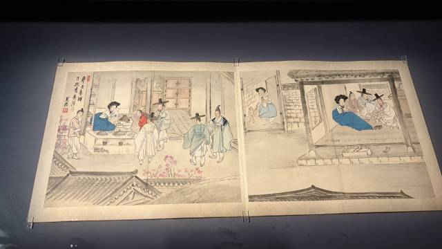 상설전시에서 만날 수 있는 신윤복의 '혜원전신첩'(국보) 속 풍속화. 조선 시대 한양의 선술집 풍경을 그린 '주사거배'(왼쪽)와 '홍루대주'. 김은영 기자 key66@