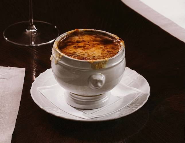 나인스게이트의 어니언수프. / 사진=조선호텔앤리조트